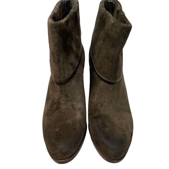 Vince Camuto Hamilton Italian Olive Green Suede Booties Size 7 EUC - Picture 4 of 7